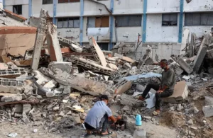 “الأونروا”: آلاف الشاحنات الإغاثية محتجزة لدى إسرائيل والاحتياجات في غزة تتفاقم